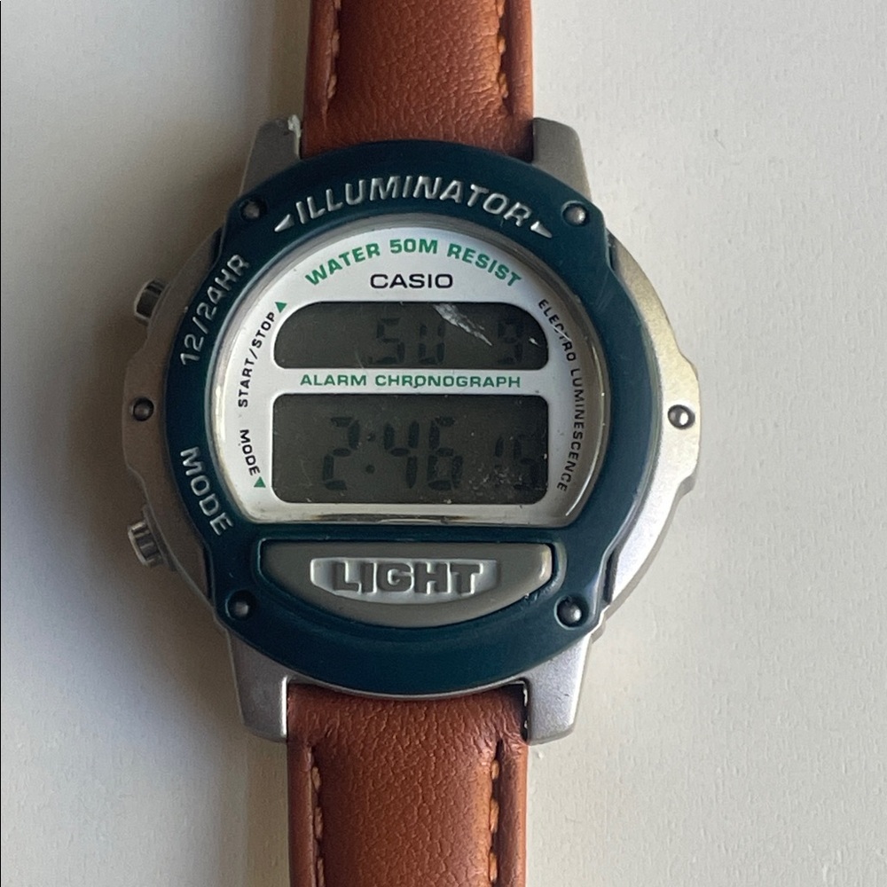 Casio LW-22H Illuminator Watch with brown Strap - Picture 3 of 7